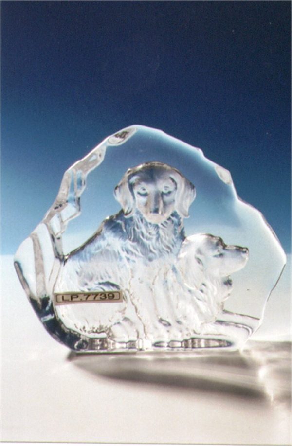 TBD CRYSTAL PLAQUE DOG FAMILY