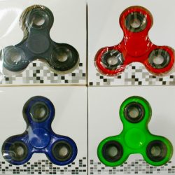 3 WAY SPINNER (ASSORTED COLOURS)